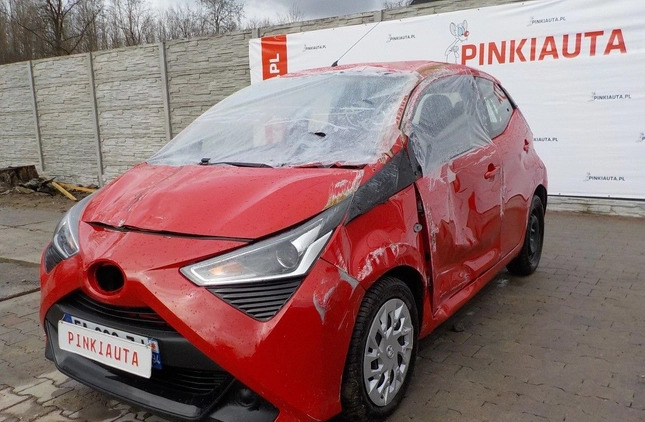 Toyota Aygo cena 16900 przebieg: 33769, rok produkcji 2018 z Kożuchów małe 466